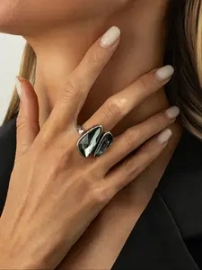 Exaggerated Acrylic Diamond Ring, Punk Style Square Finger Ring, Fashionable Trendy Accessory, All Seasons Wear, Zinc Alloy Material, Statement Rings, Geometric Design Ring