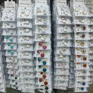 Accesorios de Belleza      (6 DOCENAS) ONLY LIVE.  Mix