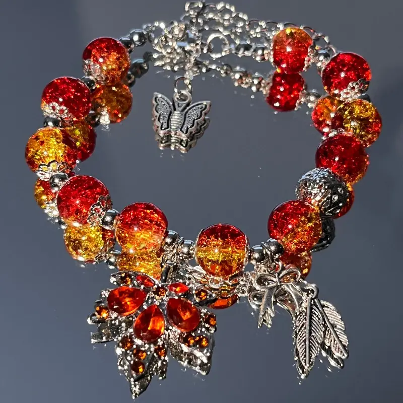 Vintage Glitter Charm Bracelet for Girls with Red Maple Leaf & Feather Pendants, Handcrafted Glass Bead Jewelry, Adjustable Gift, Gift Occasion, Adjustable Chain, Glitter Vintage, Girls' Wear, Adjustable Size, Maple Leaf Charm