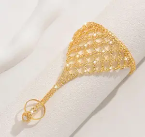 Luxury Rhinestone Hand Chain Bracelet for Women – Crystal Finger Bracelet Ring Set,Sexy Back-of-Hand Chain, Adjustable Crystal Wrap Bracelet Ring Set for Party & Banquet（Copper Rhinestone Jewelry）