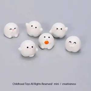 Kawaii Mini Ghost Desk Decor Set, 6Pcs Aesthetic Resin Ghost Figurines, Cute Halloween Decoration for Car Dashboard & Cake Topper