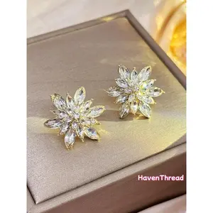 Snowflake Design Rhinestone Stud Earrings, Elegant Exquisite Jewelry for Women, Trendy Accessories for Party and Daily Life, High Quality Earrings