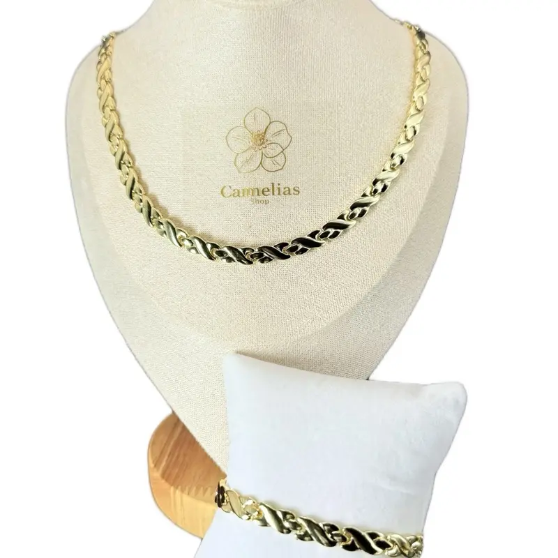 Camelias Cuban Chain 20 Inches Long 3 MM Wide Gold-Tone Necklace with Key Pendant cod 7023 Elegant Jewelry Accessory
