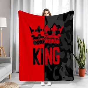 King Crown-Themed Flannel Blanket, Featuring A Contrasting Camouflage Pattern and Crown Print. Lightweight, Fluffy, and Durable Without Pilling, It'S Breathable and Won'T Cause Sweating. A Trendy and Cool Decorative Blanket for Home and Leisure.