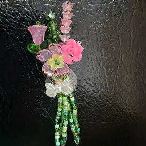 Beaded flower bouquet magnet