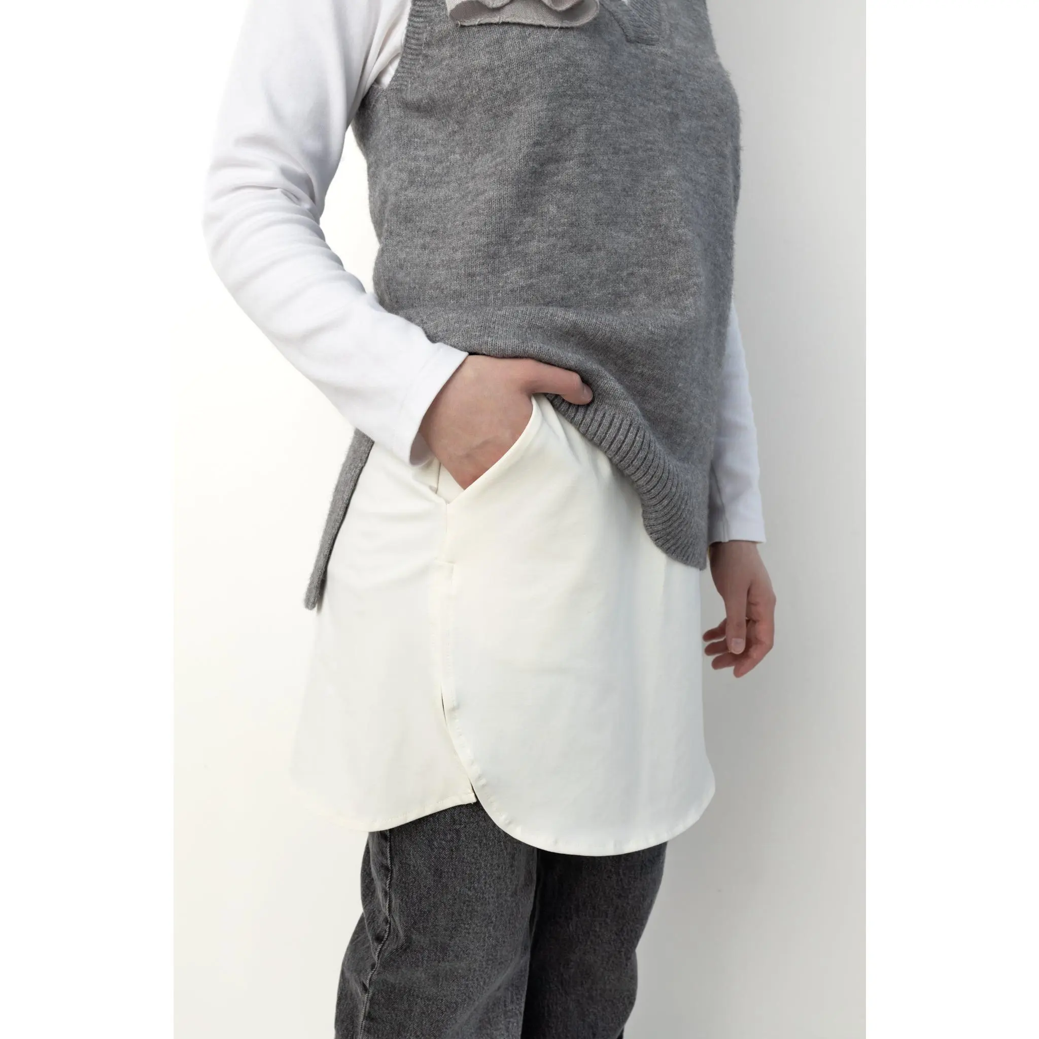 Sporty Shirt Extender - White