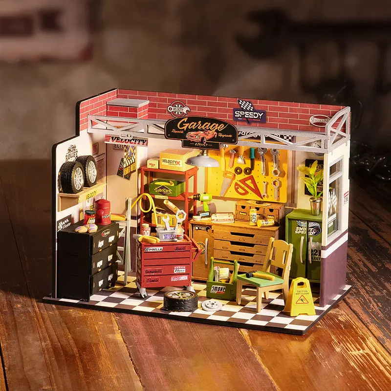 RoLife: Garage Workshop
