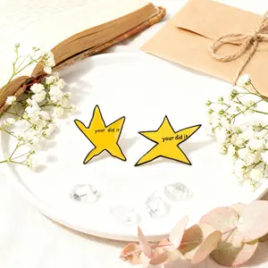 2-Pack Funny Meme Star Brooches - Creative Quirky Pentagram Badges with Adjustable Clips for Fashion and Clothes Accessories