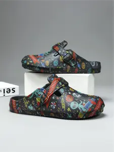 Parent-Child Space Graffiti Clogs, Playful Cool Style, EVA Material + Adjustable Strap + Non-Slip Sole, Parent-Child Compatible, Graffiti Eye-Catching , Ideal for Summer Daily Outfits & Parent-Child Leisure Scenarios, Casual Slipper, Beach Clogs