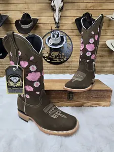 White Diamond Womens Coquette Flower Embroidered Boot - Tabaco Nobuck