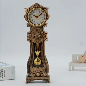 Creative Vintage House-Shaped Table Clock – Retro Desk Clock for Home Decor & Holiday Gift (Battery Not Included)