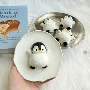 [Cute Squeeze Toys] Small Cute Penguin Creative Animals Squeeze Toys | Slow Rebound Sensory Toys, Unique Christmas Stocking Items, Birthday/Halloween/Christmas Back to School Season Gifts, Party Decoration Surprise Small Gifts
