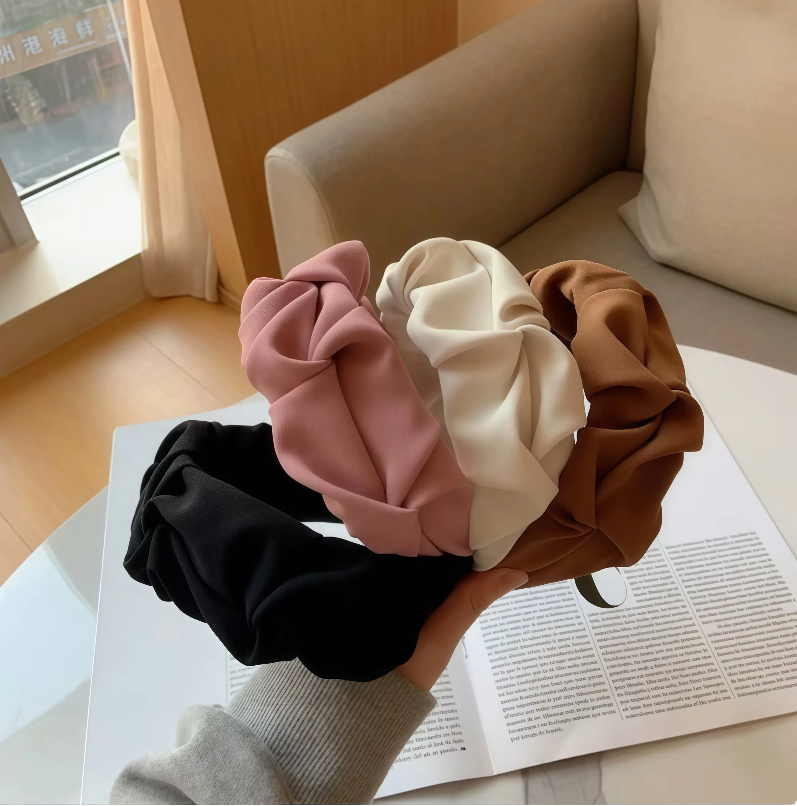 Solid Color Headbands for Women, Knotted Fabric Turban with Ruched Top, Wide Non-Slip Accessory for Daily, Work & Parties, Party, Business, Wide Hoop, Casual, Elegant, Band-Shaped Headbands, Black