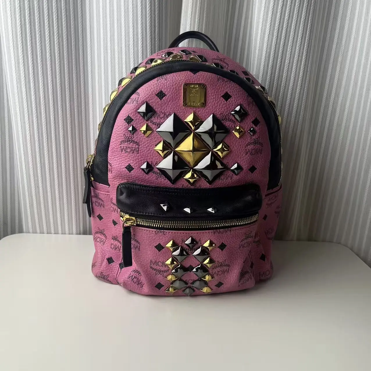 Pre-owned MCM cow Shoulder Bags bag