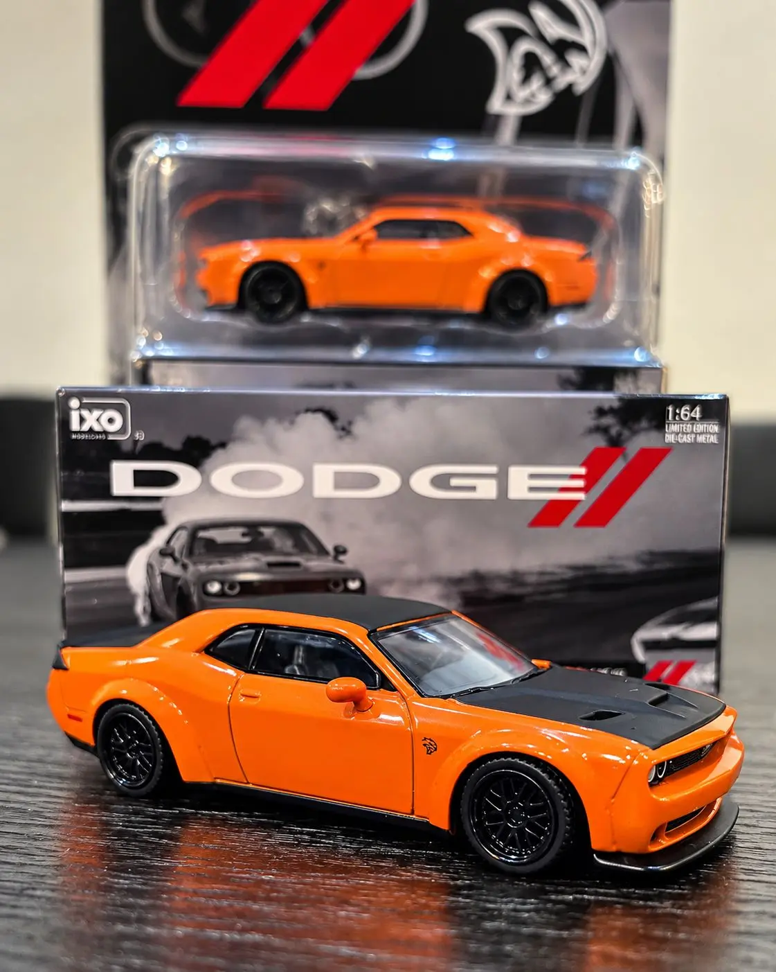 IXOAMERICA 1:64 Scale 2019 Dodge Challenger SRT Hellcat Diecast Model Car - Go Mango, 1/64 Scale Collectible Model Car Toy, 1/64 Scale Model Cars