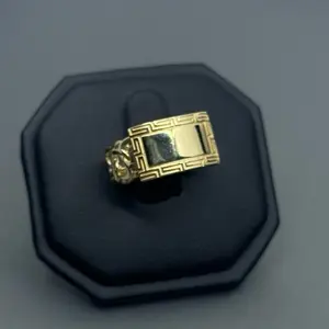 14K Gold Placa Chino Ring with Engraving Included Elegant Fashion Accessory for Men and Women