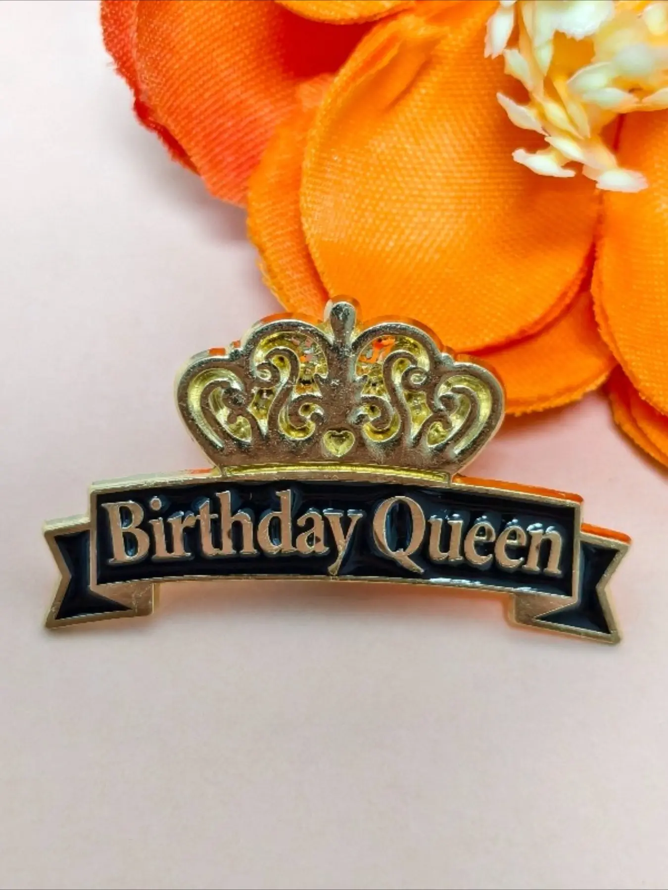 Birthday Queen Enamel Pin, Gold Crown Brooch Lapel Badge for Birthday Party, Backpack Jacket Decor Women's Fashion Jewelry Gift