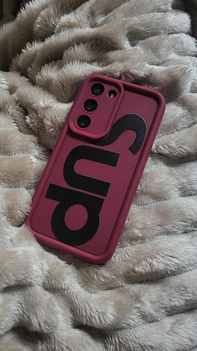 Item: Red,  Samsung 23