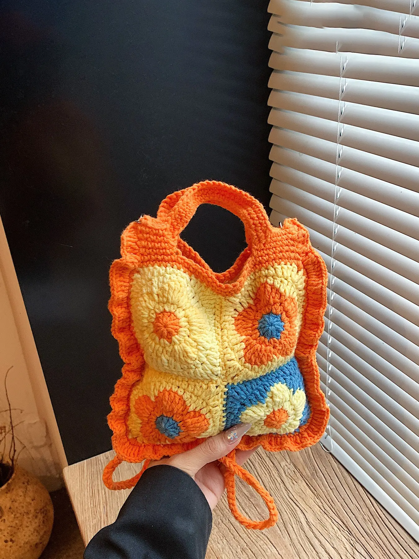 1pc Ladies' handmade crochet flower drawstring handbag, Boho Style Handbag, contrasting wave edge casual mini bag, cute patchwork daily storage bag, suitable for summer dressing and dating scenes