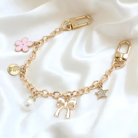 Flower Bow Star Pearl Decorative Chain, Bag Extension Chain, Bag Pendant, Bag Accessories, Bag Chain Suitable for Bucket Bags, Underarm Bags, Bag Decoration Chain Wristlet Pouches Bag Charm Chain for Women's Shoulder Crossbody Bag, Classic Chain