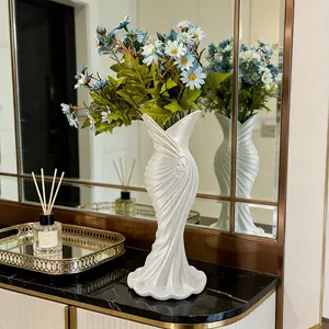 3D Printed Elegant Dress Shape Vase, Minimalist Modern Home Decor, Nordic Ins Style Decorative Vase for Tabletop Vanity, Fashion Luxury Ornament for Fresh Floral Arrangements