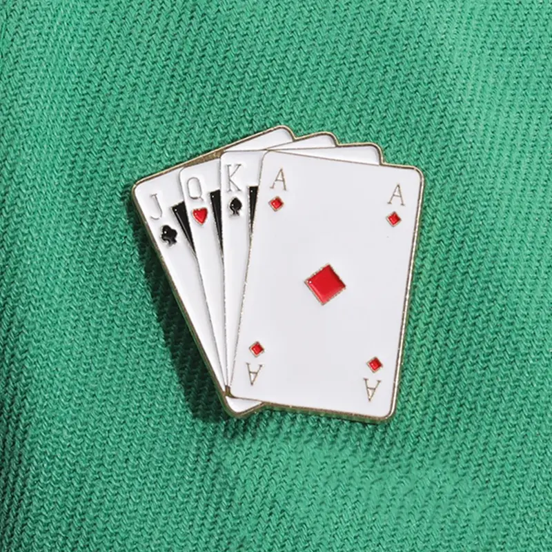 Playing Card Design Hearts Brooch Clip, Creative Fashion Alloy Badge, Alloy Brooch Pin, Creativity Clothes Accessories for Men & Women for Daily Life