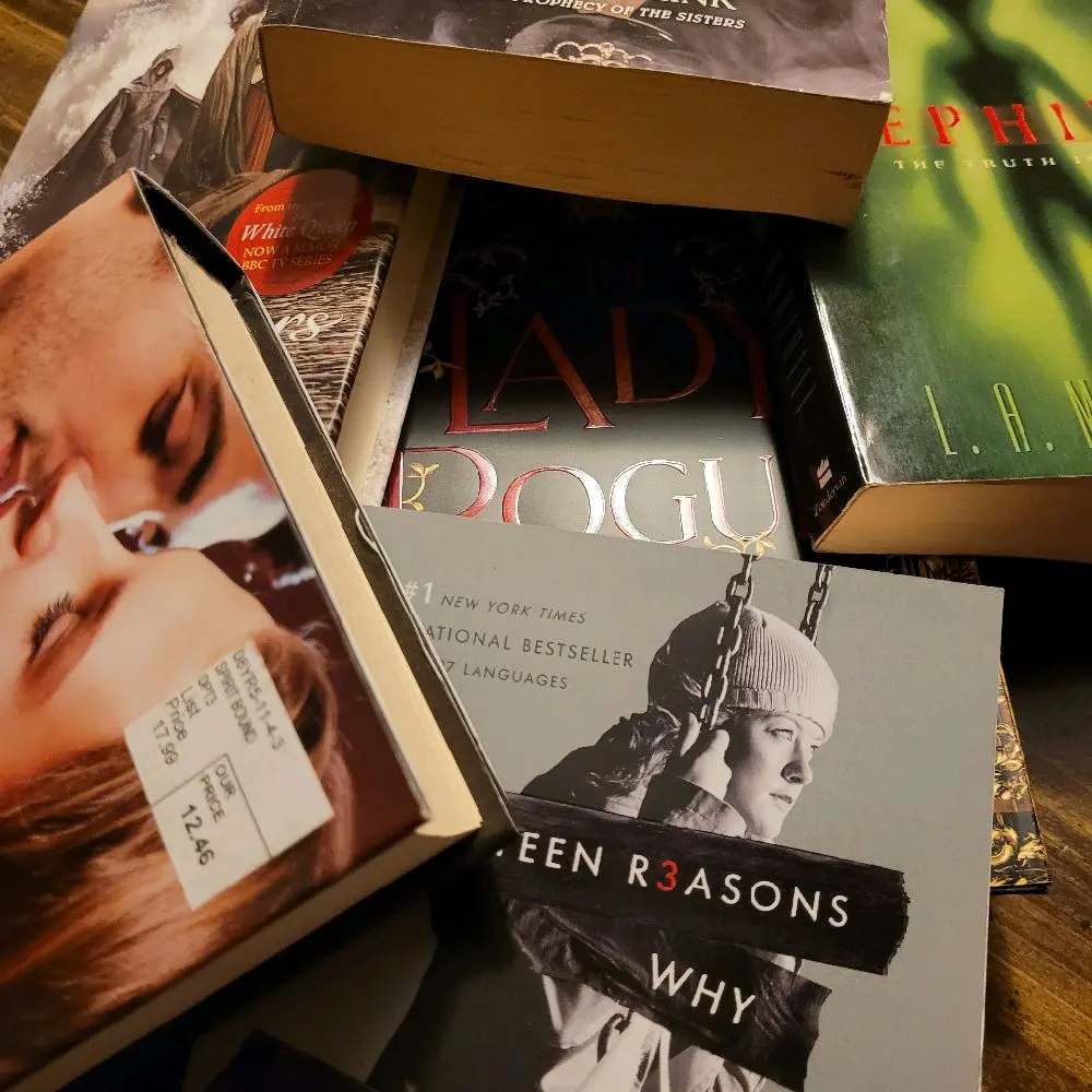 Misfit Book Box