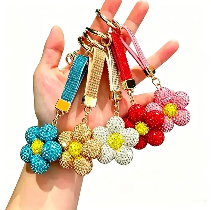 Shiny Crystal Floral Key Ring, Bling Rhinestone Flower Pendant, Trendy Accessory for Ladies