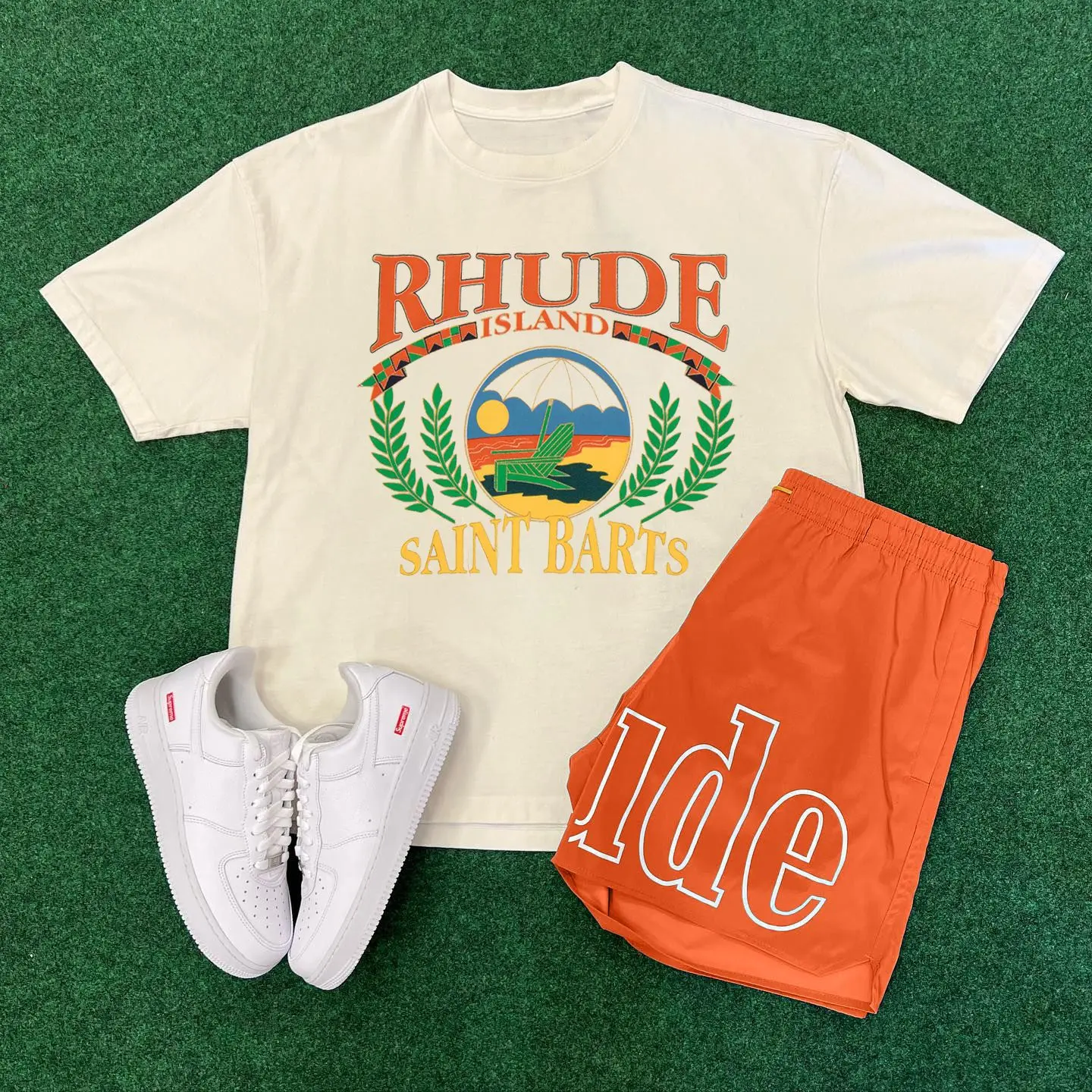 Roll neck T-shirt and shorts for men and women