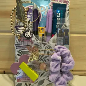 Basic Blind Date With A Book