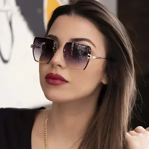 Modern Fashion Lightweight  Glasses Frameless Polygonal Fashion Men's and Women's, Suitable for Casual Wear and Versatile Decorative