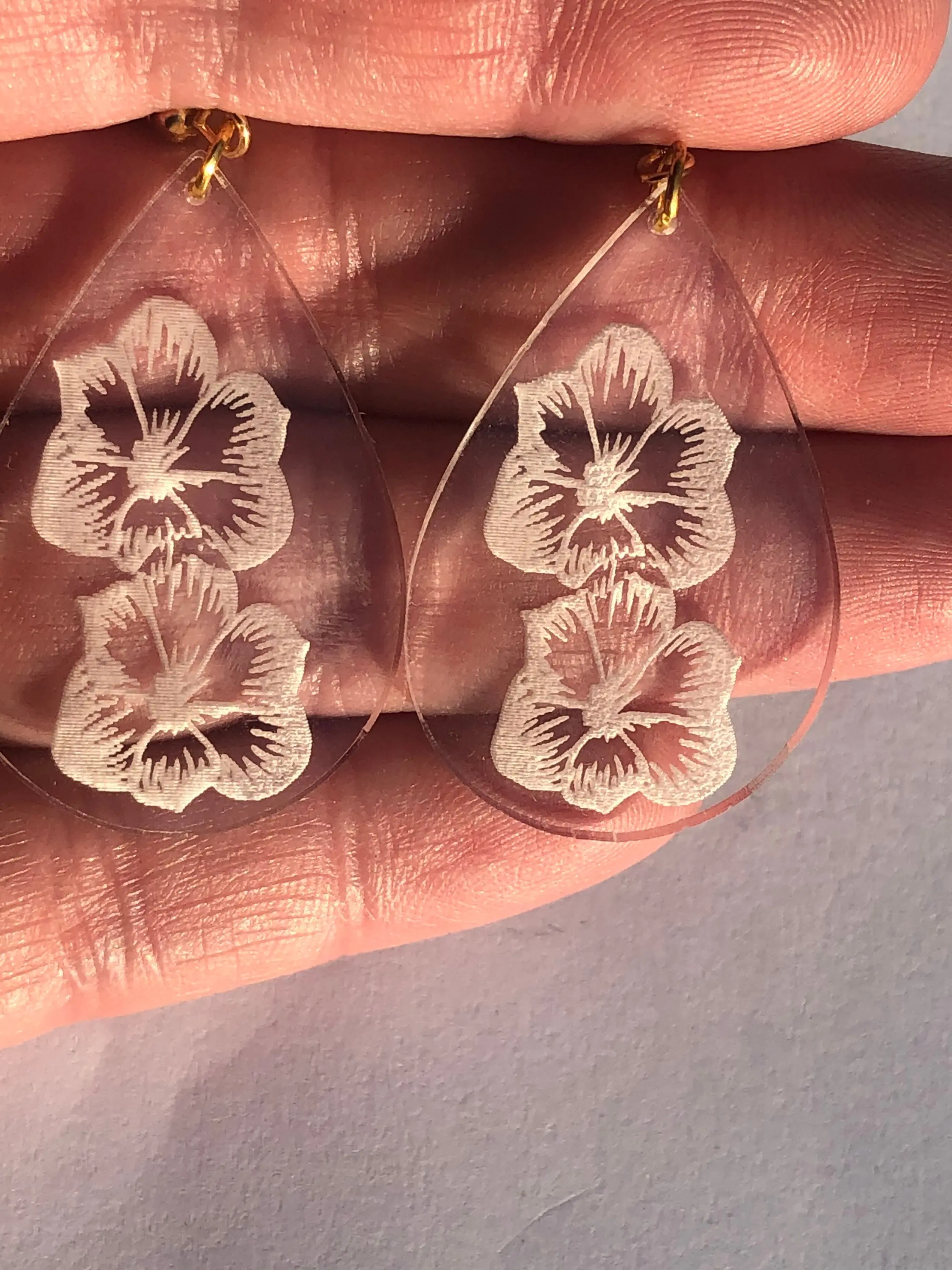 Clear engraved acrylic Marvel of Peru flower earrings, acrylic flower earrings, laser-cut flower earrings, Mirabilis jalapa dangle Earrings