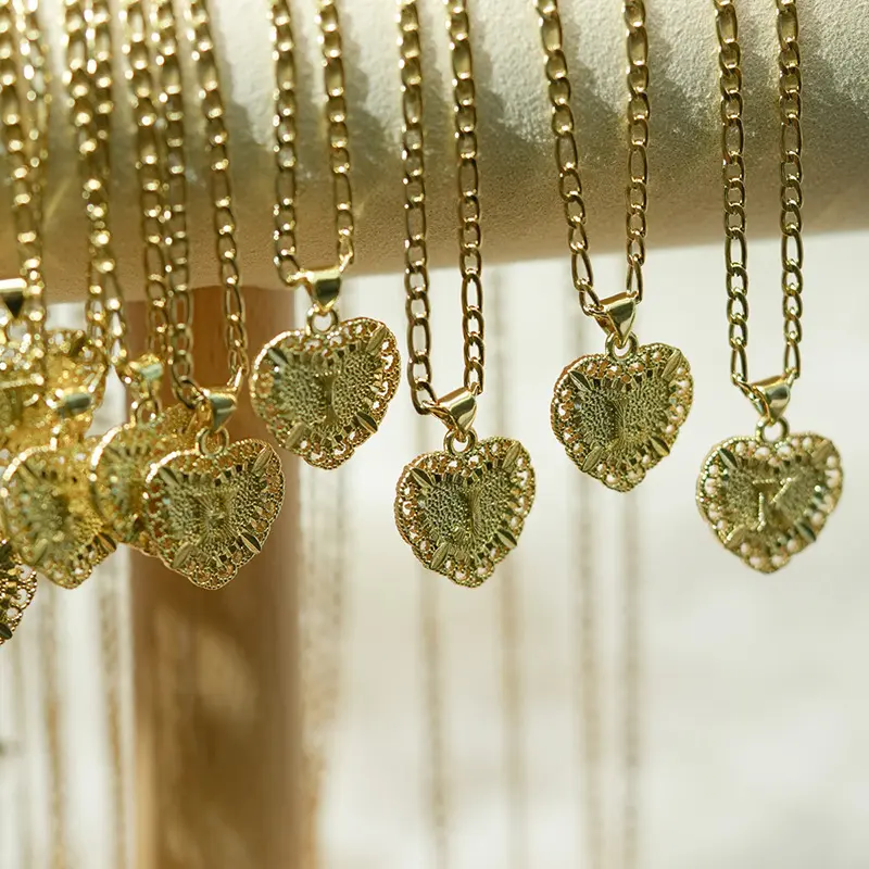 heart-shaped initial pendant necklace Lace pendant 26 English letter necklace Unisex Couple jewelry Token of love