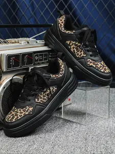 Men's Fashion Panther Print Skate Shoes, Low Top Lace-Up Sneakers, Breathable Comfortable Casual Sports Shoes for All Seasons