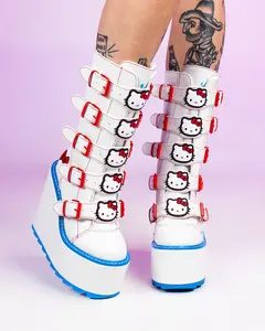 YRU x Hello Kitty Dune Boots