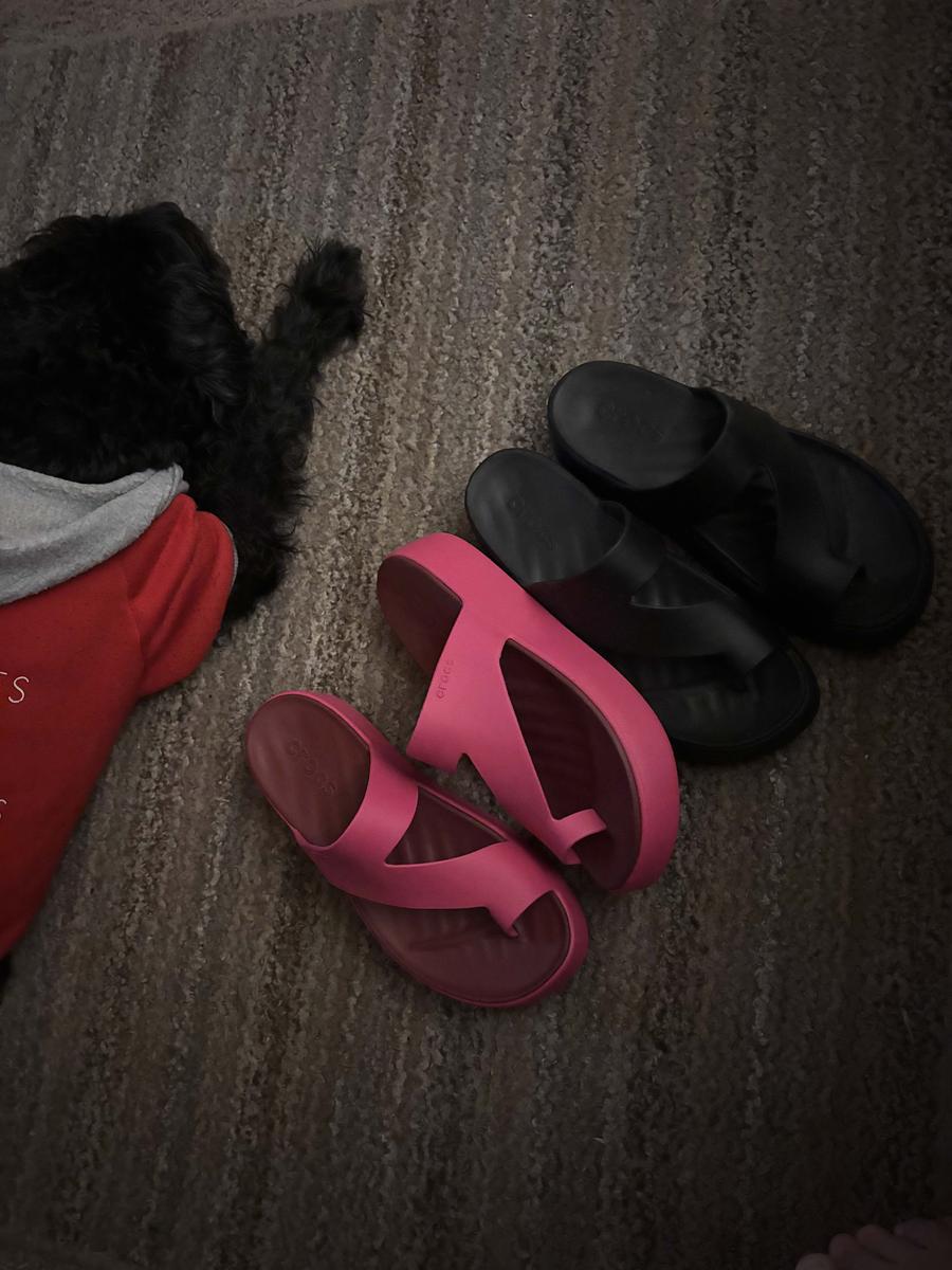 Item: Dragon Fruit, Womens 8