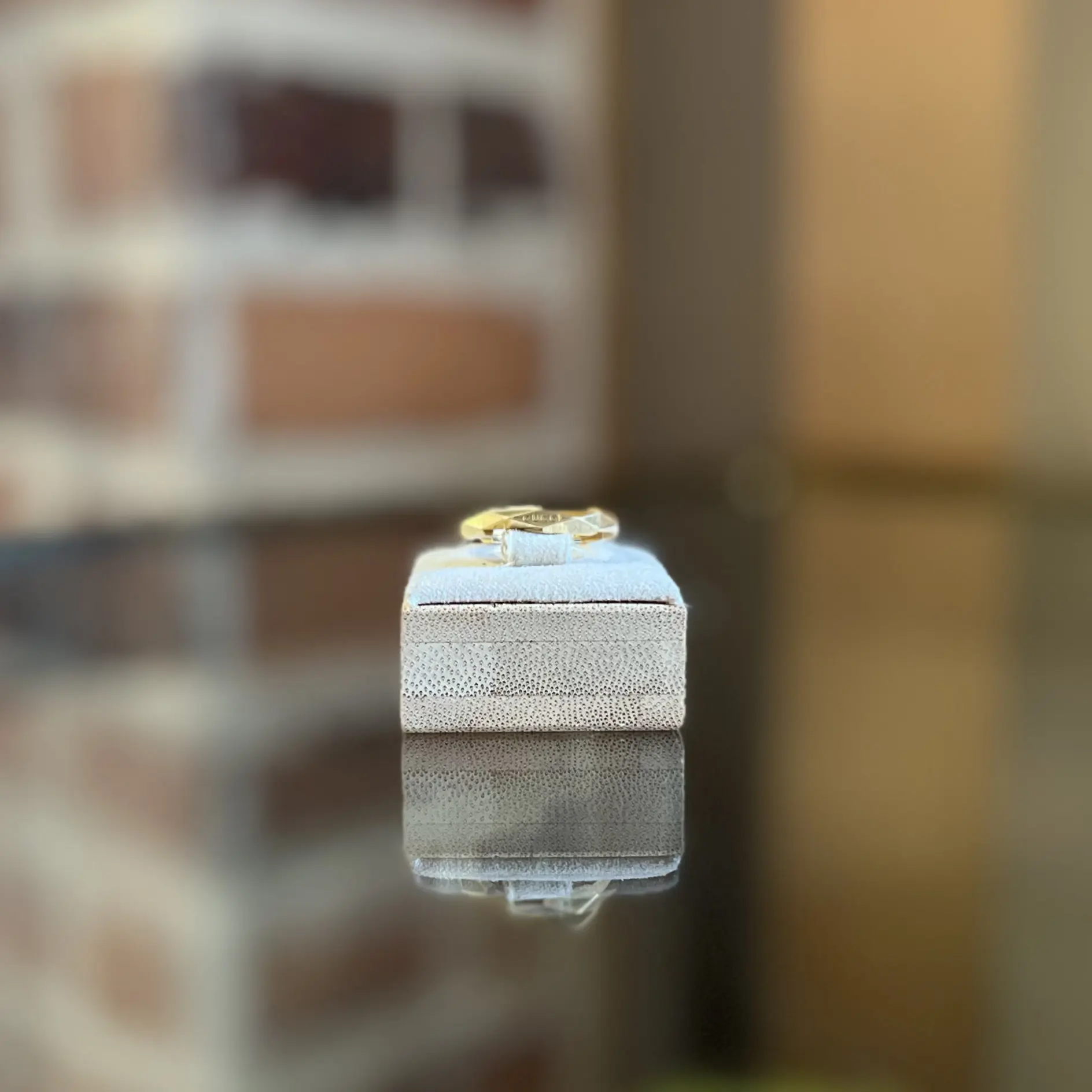 Pre-owned GUCCI 18K Yellow Gold Link To Love Ring SZ 17