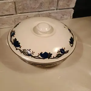Mikasa "Arabella" 9 1/2 Inch Covered Casserole