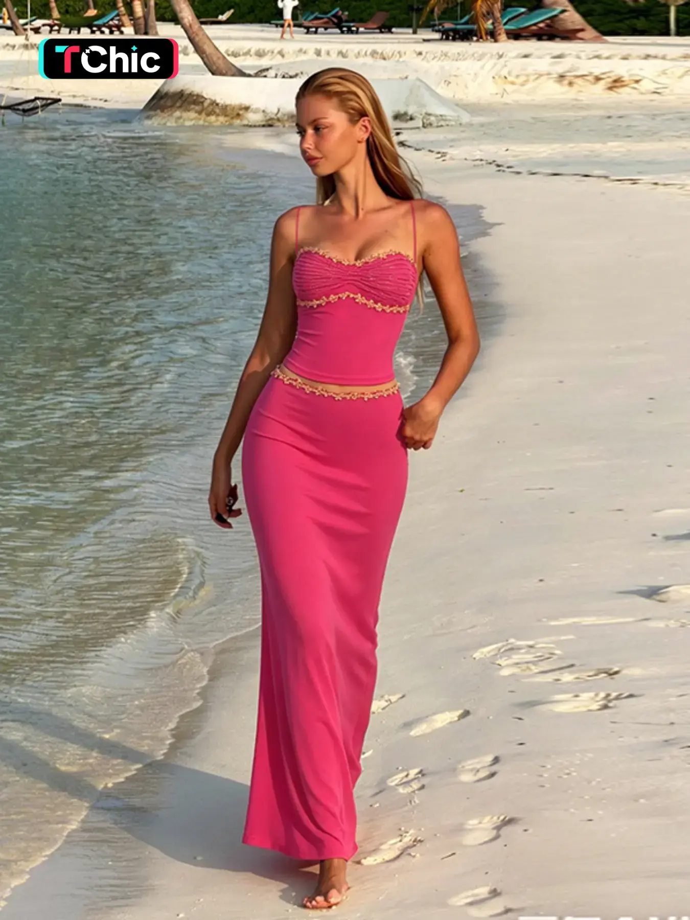 Beaded Halter Neck Top and Skirt Set, Elegant Two-Piece, Perfect for Special Occasions, Stylish and Chic Fashion Ensemble