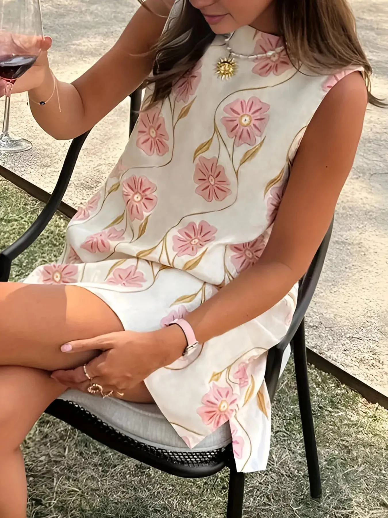 Women's Floral V-Neck Sleeveless 100% Poly Casual Dress, a Basic Style Perfect for Everyday Wear and Outings, Casual Wear, 100% Poly Casual Dresses