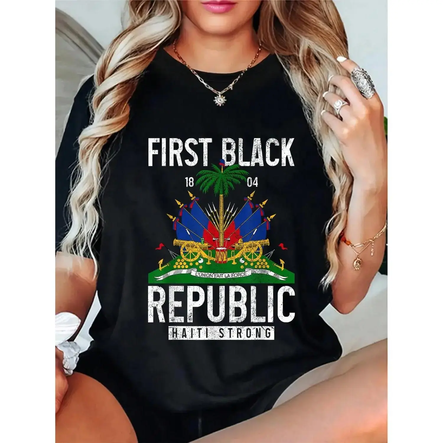 Haiti Flag Graphic Tshirt, Sporty Chic Casual Streetwear Tops with a Relaxed Unisex Fit, Skin-Friendly Fabric for the Gym, Round Neck, Cold Wash