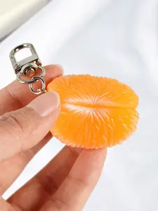 Car Keychain, Cute Orange Slice Design Keychain for Women & Men, Fashionable Keychain for Car Keys, Universal Car Interior Accessories, Car Key Accessory