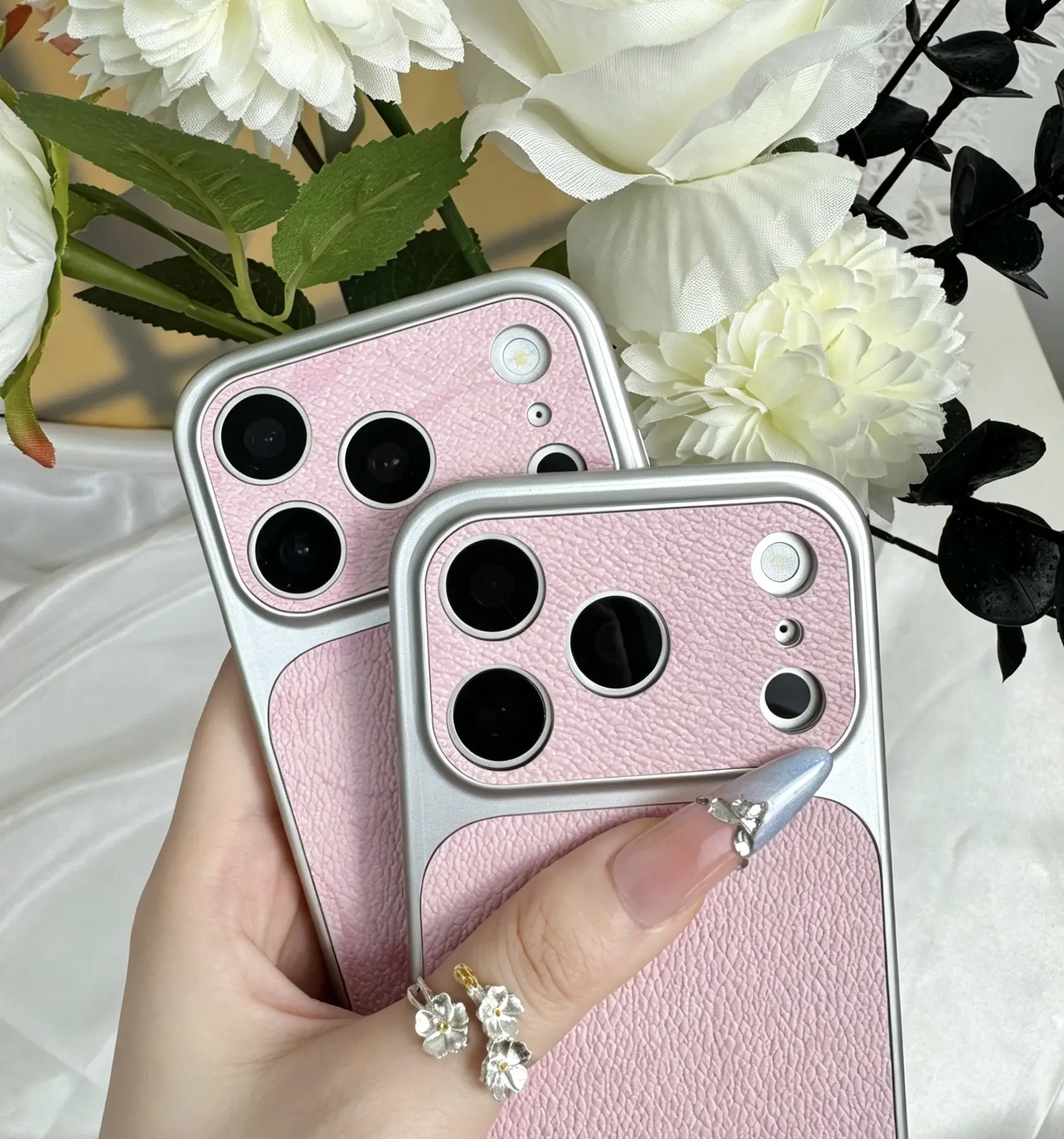 Vintage Interlocking Circle Faux Leather Smartphone Casing - 2-Tone Metal Frame, Raised Camera Cutout, Shockproof Soft Cover, Elegant Minimal Luxury Texture, Handheld Device Protection For iPhone 13 14 15 16 17 Pro Max, Devices