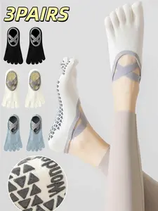 Women's Split-Toe Yoga Socks, Non-Slip Five-Finger Design, Ideal for Pilates, Ballet, Fitness, Sporty Style, All Seasons