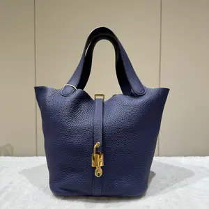 Pre-owned HERMÈS leather Tote Bags Picotin Lock 22 (MM) Blue Nuit/Anemone Togo Gold Hardware (GHW) D Stamp 2019 88513076