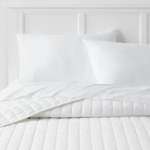 Full/Queen Jersey Quilt White - Room Essentials