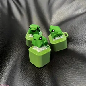 Frog Croaking Fidget Keychain (Frog Motif Keychains), Durable ABS Plastic, Real Sound & LED Light, Pumpkin Skull Rings, Christmas Gift Bags & Tags, Kids’ Party Favors for Relaxation & Focus