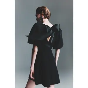 H&M Balloon-sleeved dress