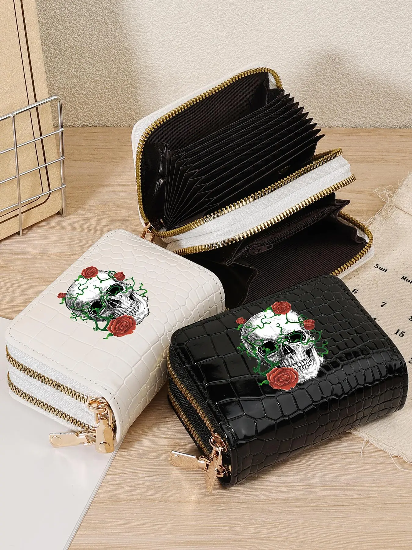 Fashionable Halloween Skull Print Women's Wallet, Portable Double Zipper Short Wallet, Large Capacity Multifunctional Card Holder, Casual Card Holder, Credit Card Holder, Zipper Card Slots, Card Id Slots
