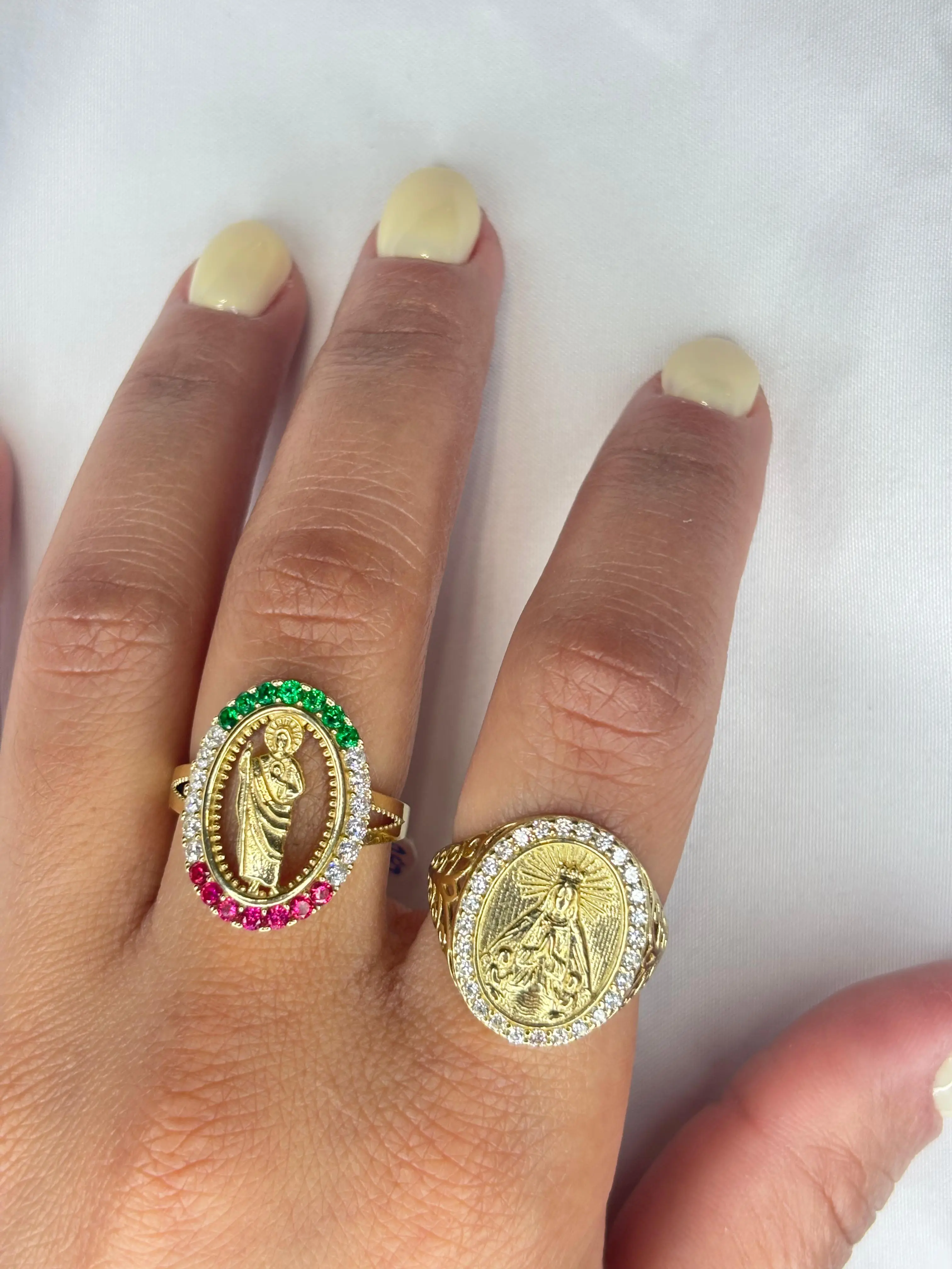 Elegante anillo d san judas y de la virgen d la caridad en oro real 10k